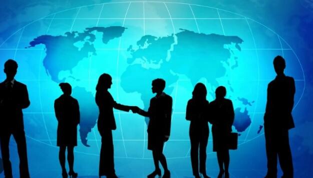 How many Americans live in Hong Kong