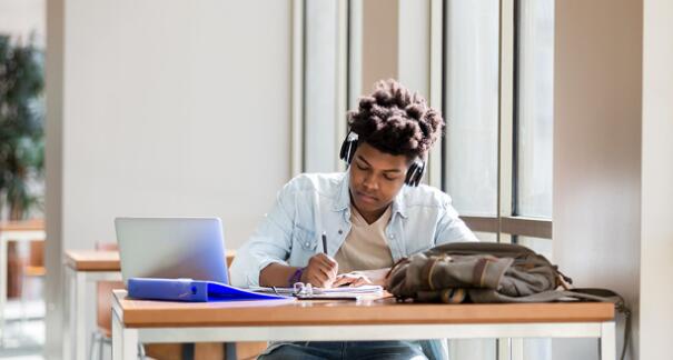 What is fully funded scholarship？